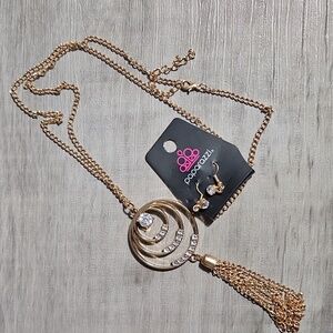 Paparazzi Elegant Gold Circle Tassel Necklace